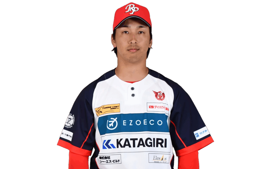 背番号24の中岡　康平選手がユニフォーム姿で正面を向いている